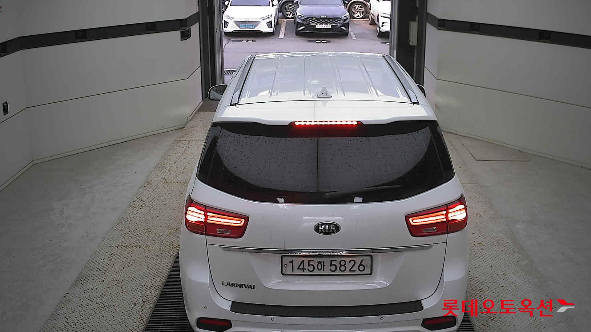 Kia Carnival 2020 Snow White Pearl (optional) из Кореи, фото 5