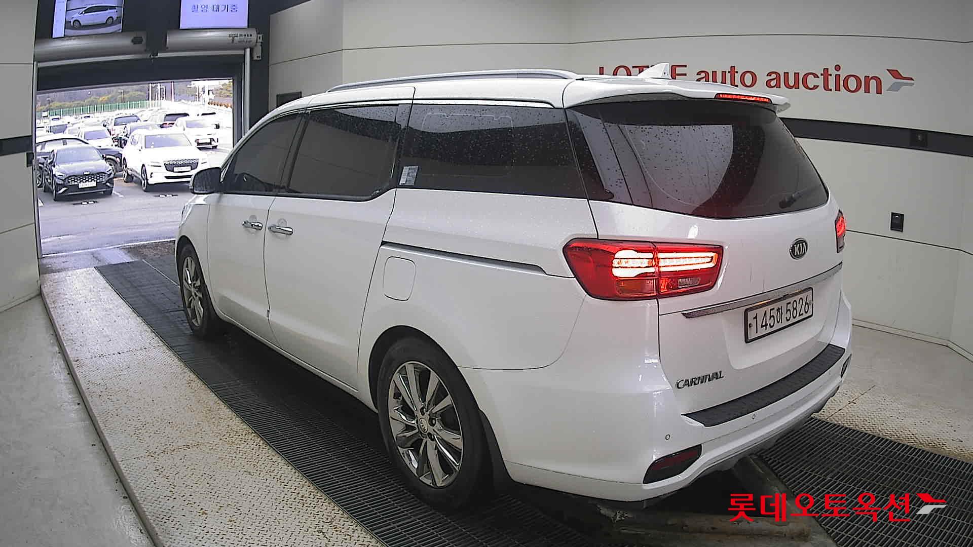 Kia Carnival 2020 Snow White Pearl (optional) из Кореи, фото 6