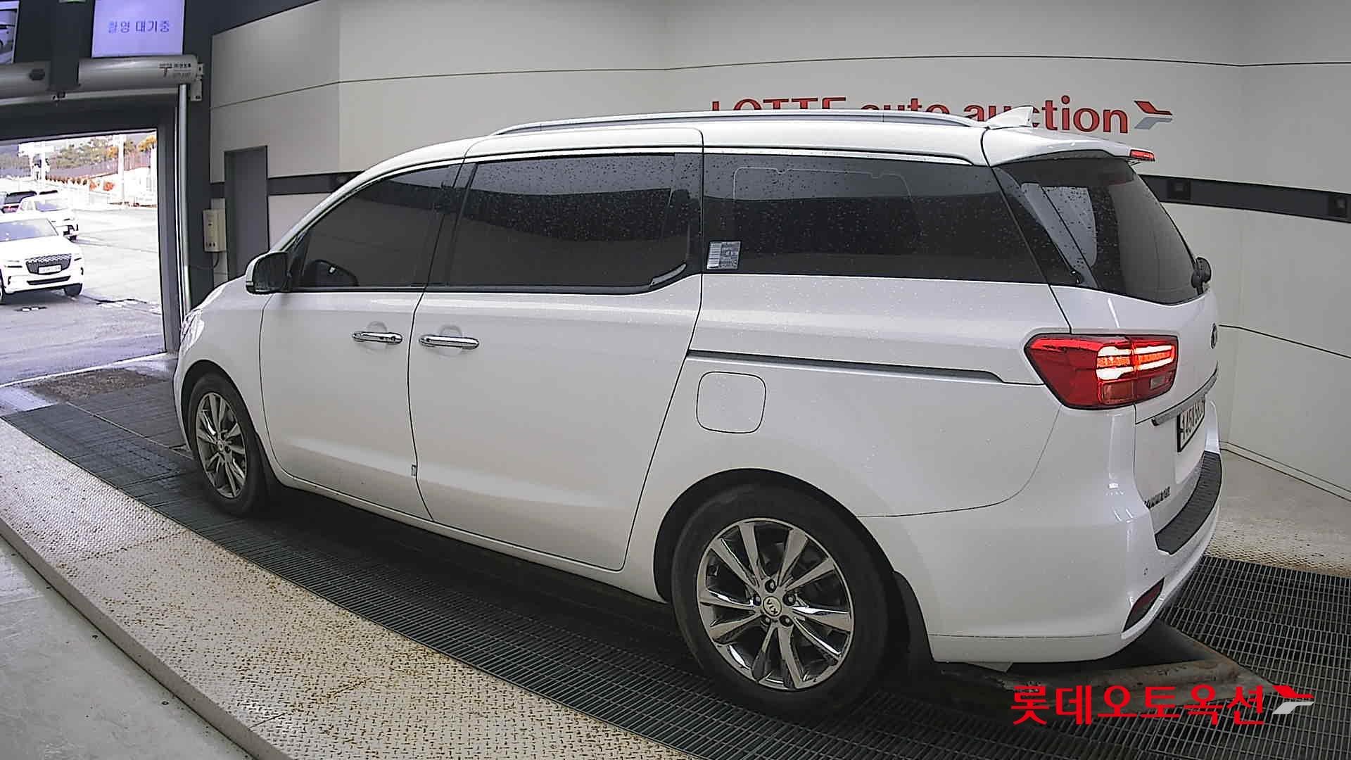 Kia Carnival id 3471529 из Кореи 10