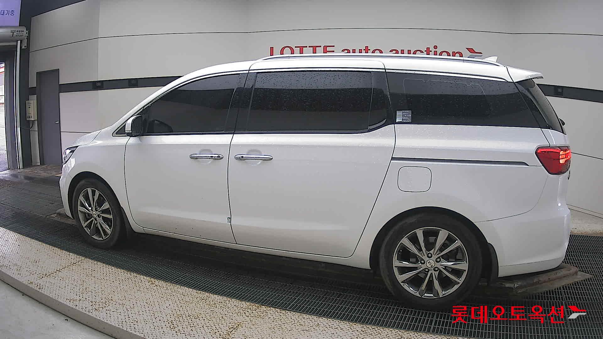 Kia Carnival id 3471529 из Кореи 11