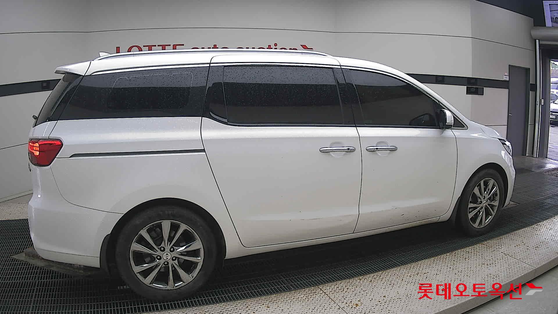 Kia Carnival id 3471529 из Кореи 18