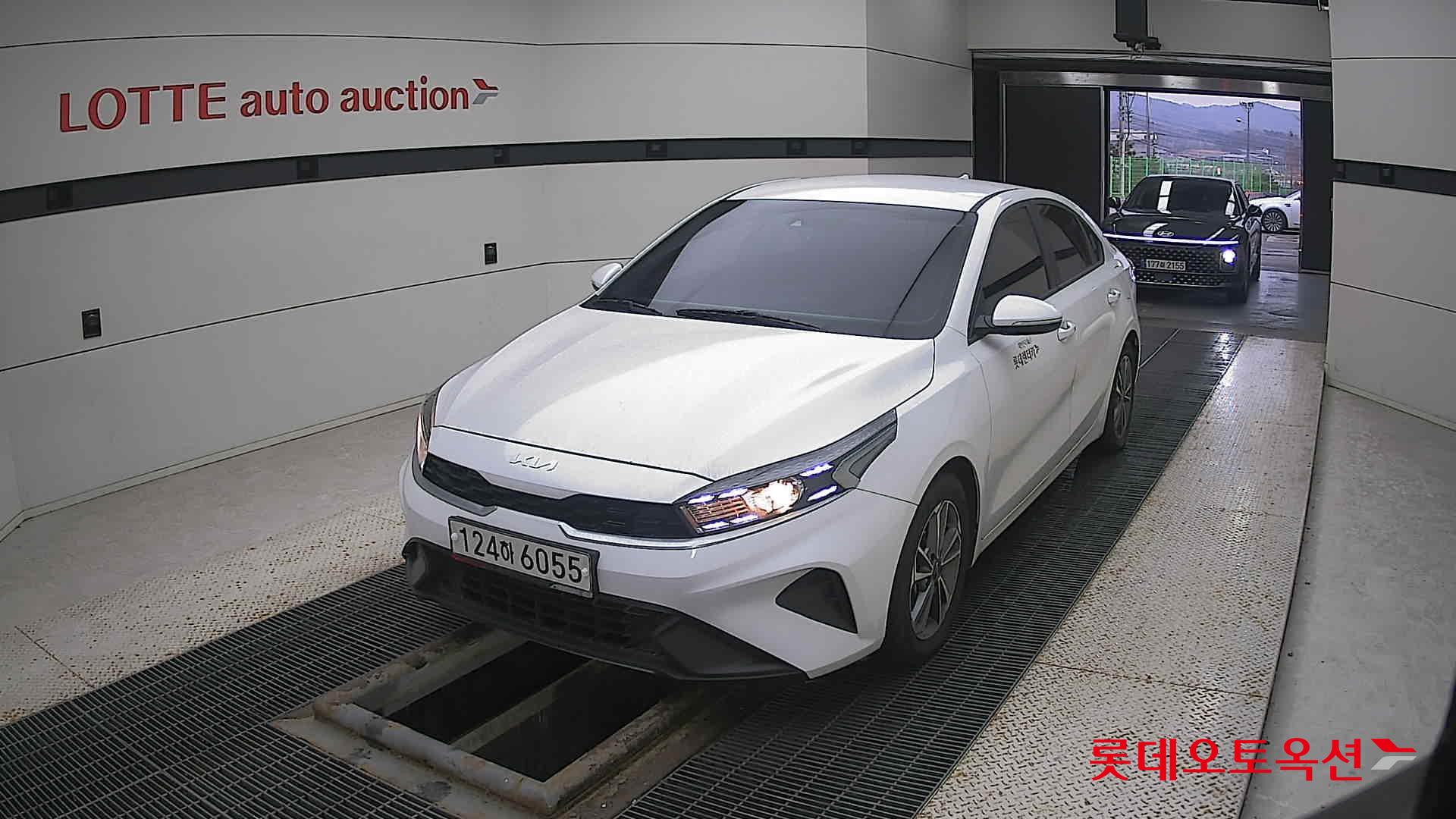 Kia K3 2022 Snow White Pearl из Кореи