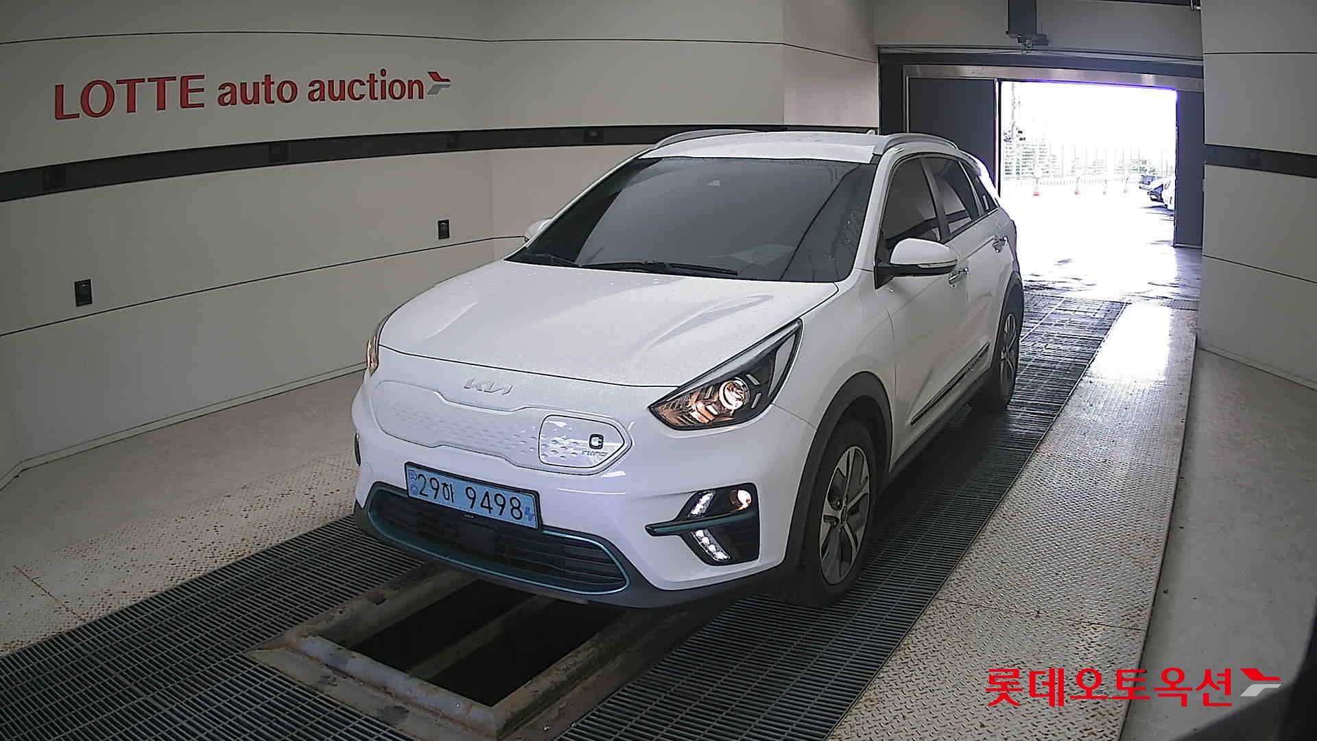 Kia Niro EV 2022 Snow White Pearl (optional) из Кореи