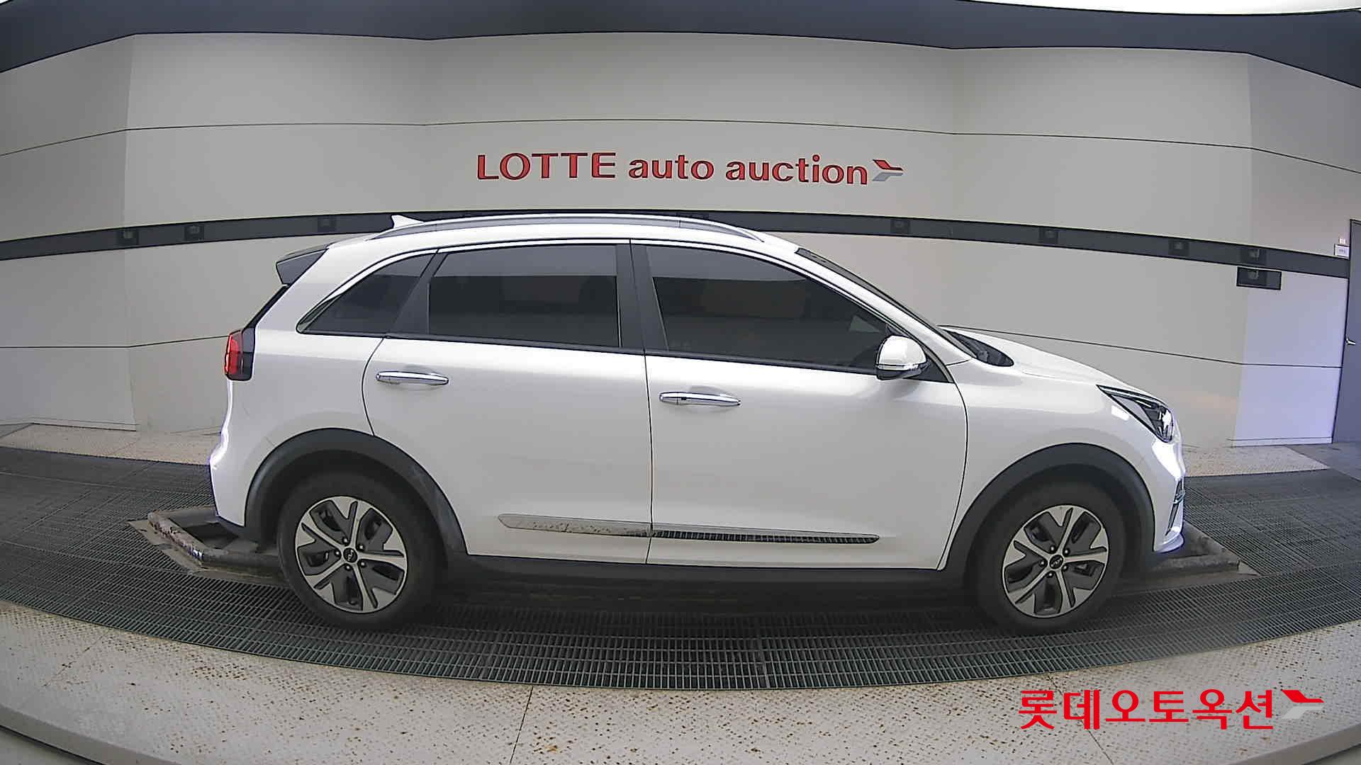 Kia Niro EV 2022 Snow White Pearl (optional) из Кореи, фото 3