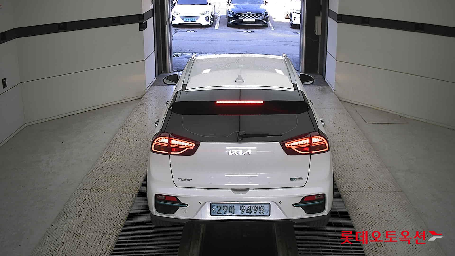 Kia Niro EV 2022 Snow White Pearl (optional) из Кореи, фото 5