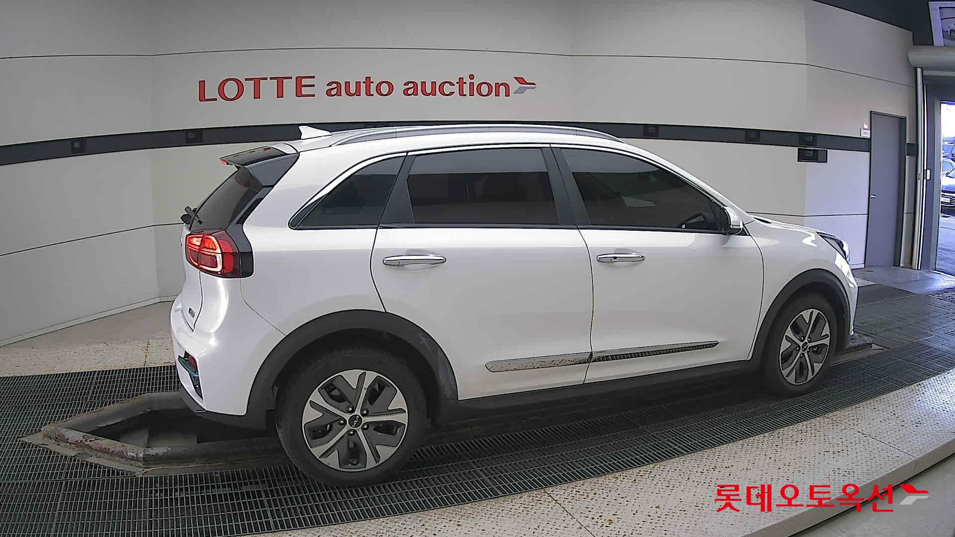 Kia Niro EV id 3476487 из Кореи 18