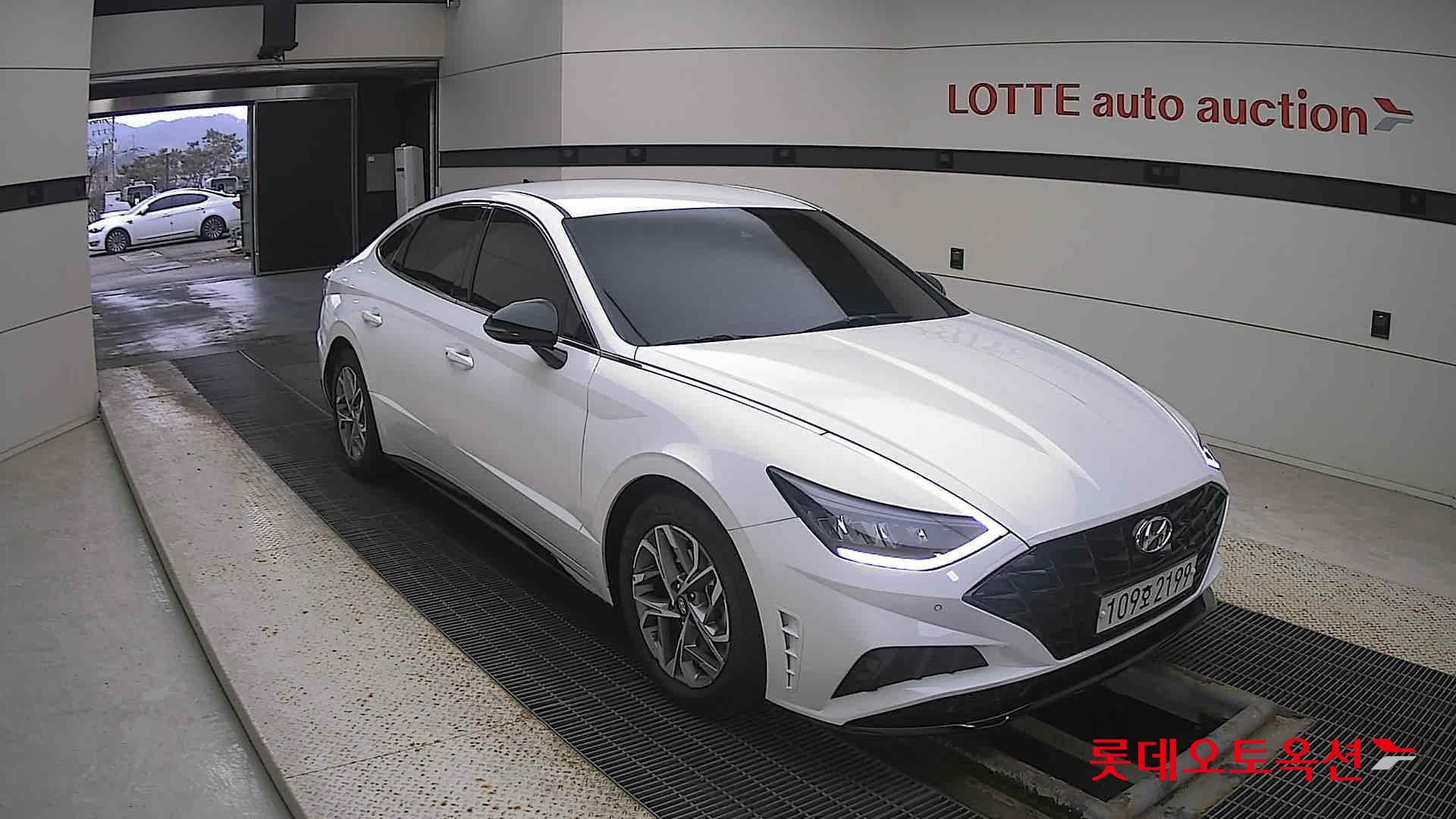 Hyundai Sonata 2022 Creamy White Pearl (optional) из Кореи, фото 2