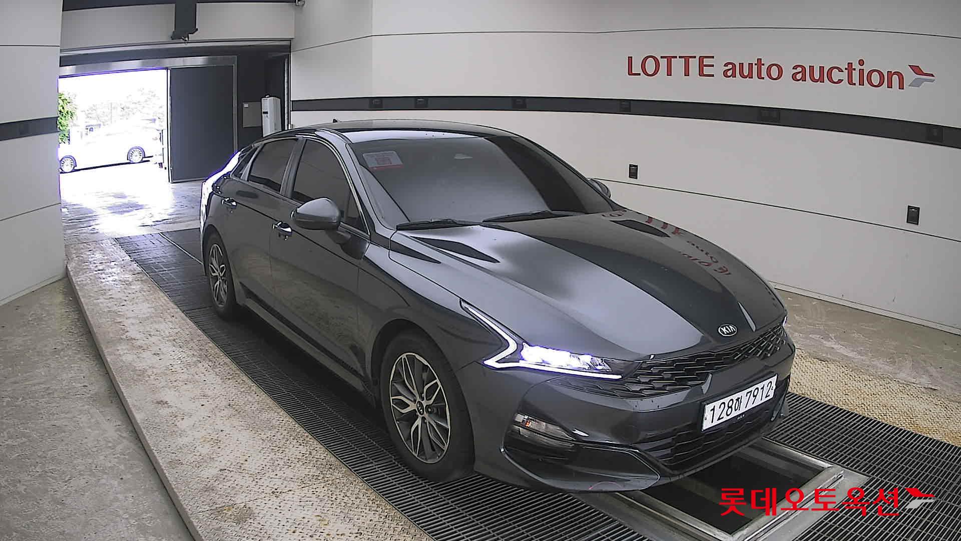 Kia K5 - 6