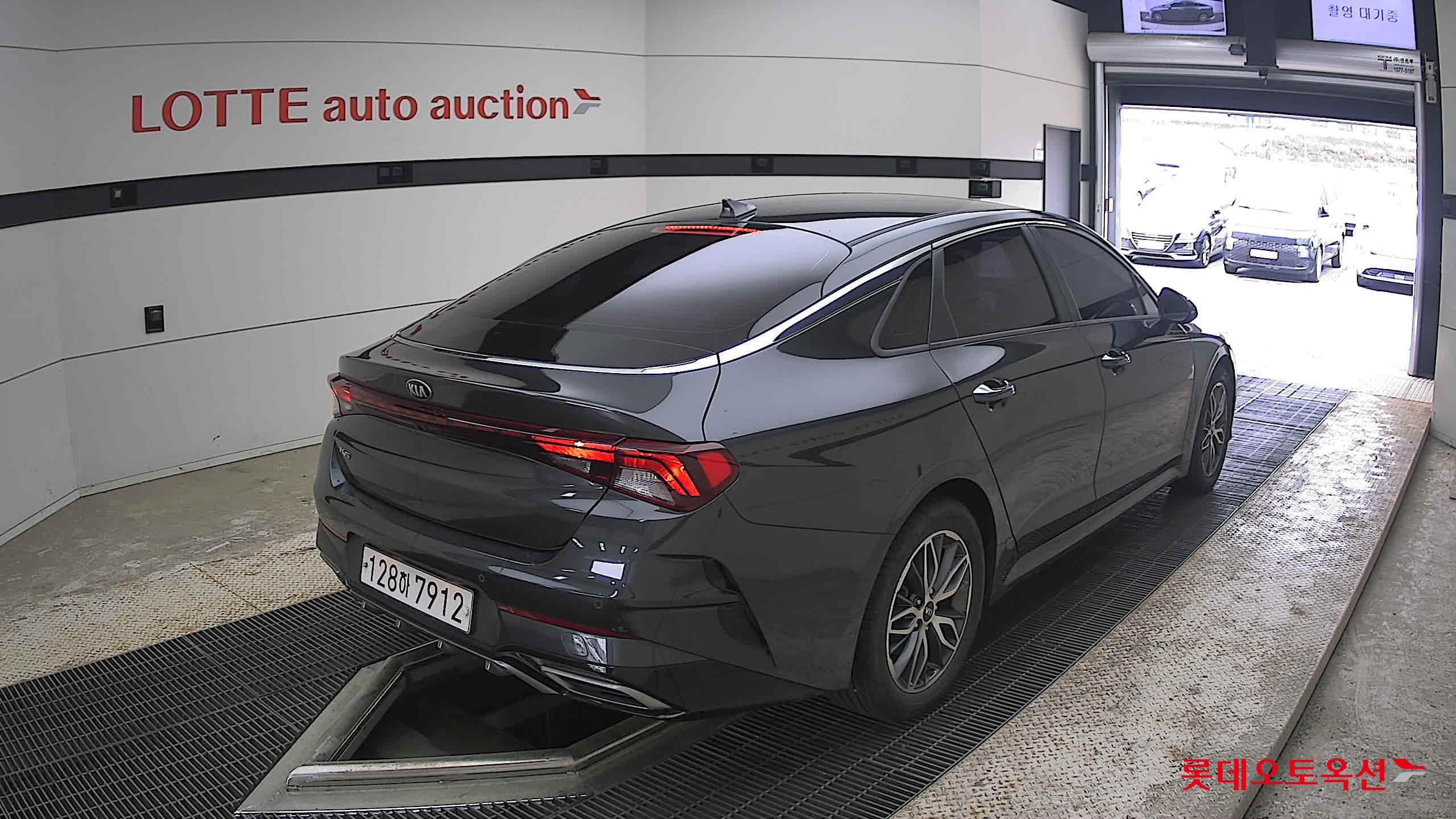 Kia K5 - 5