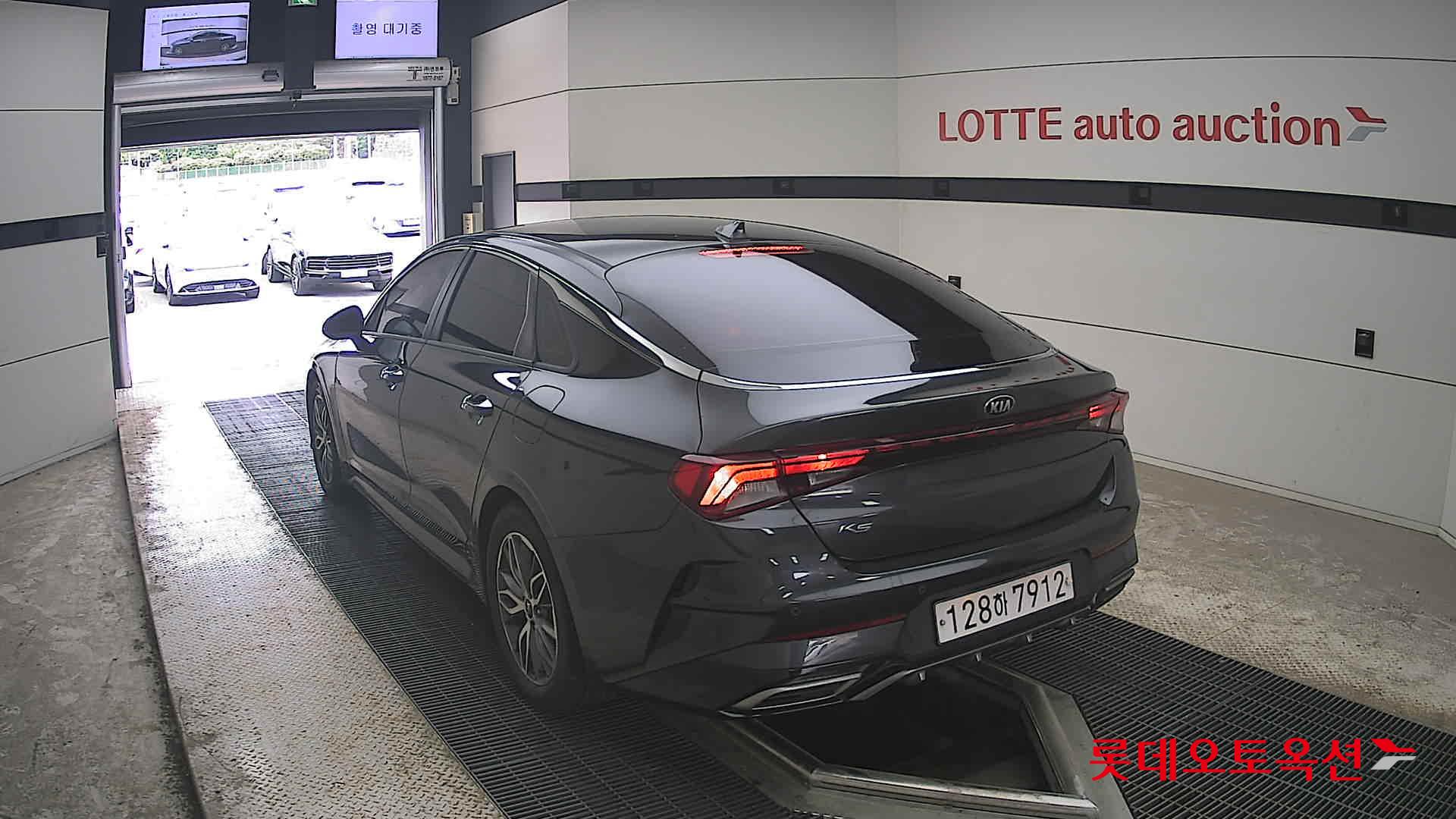 Kia K5 - 16