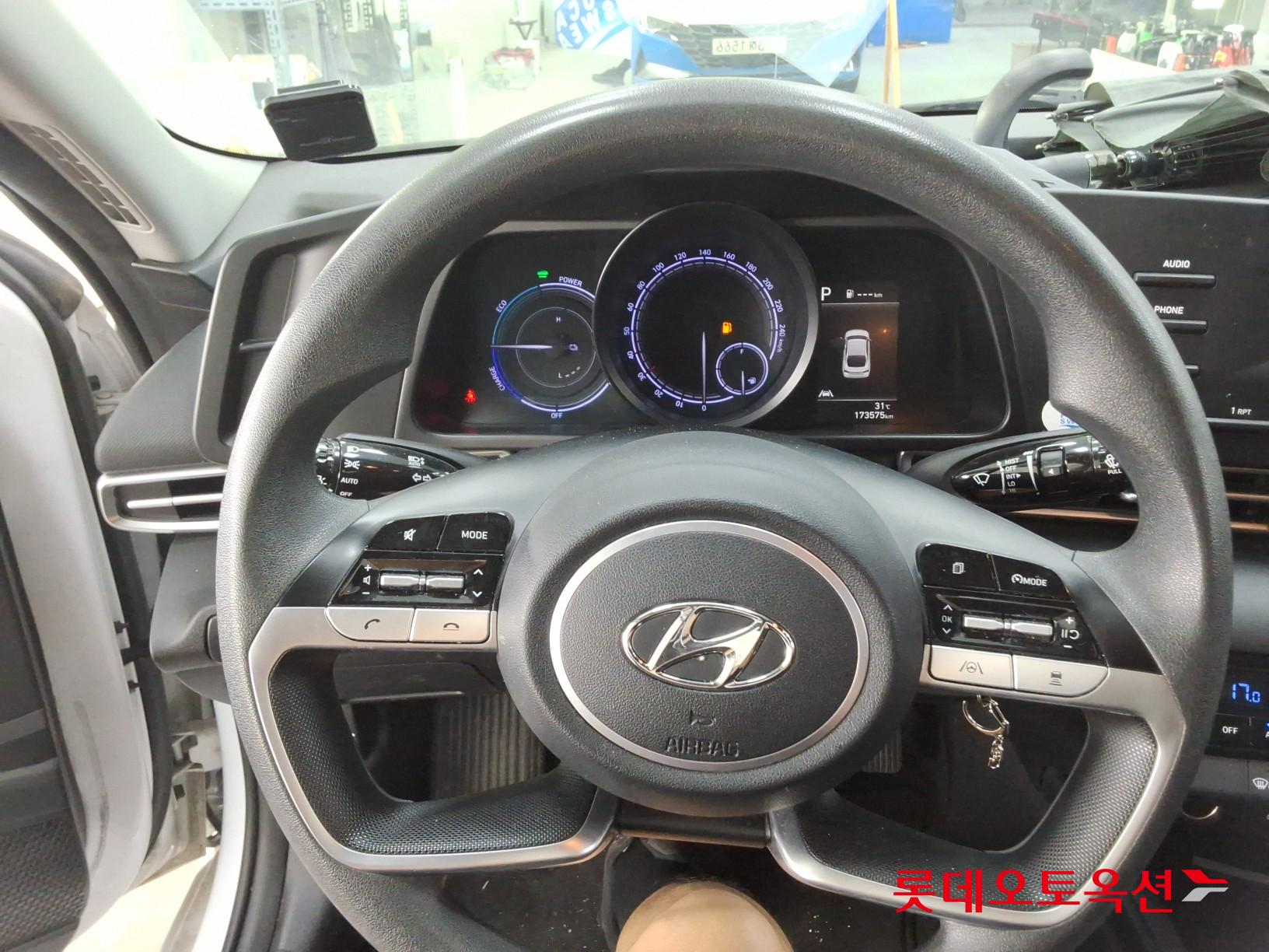 2022 - hyundai avante