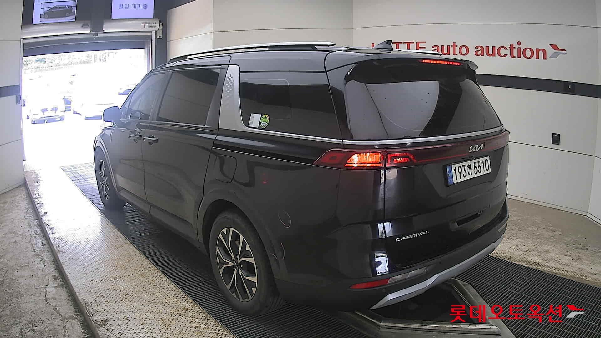 2022 - kia carnival