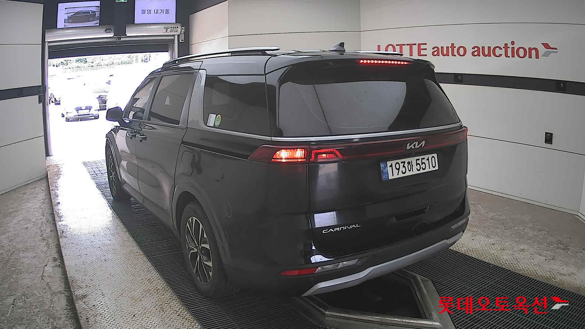 2022 - kia carnival