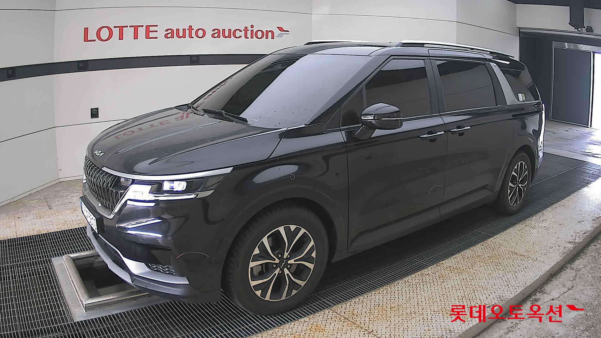 2022 - kia carnival