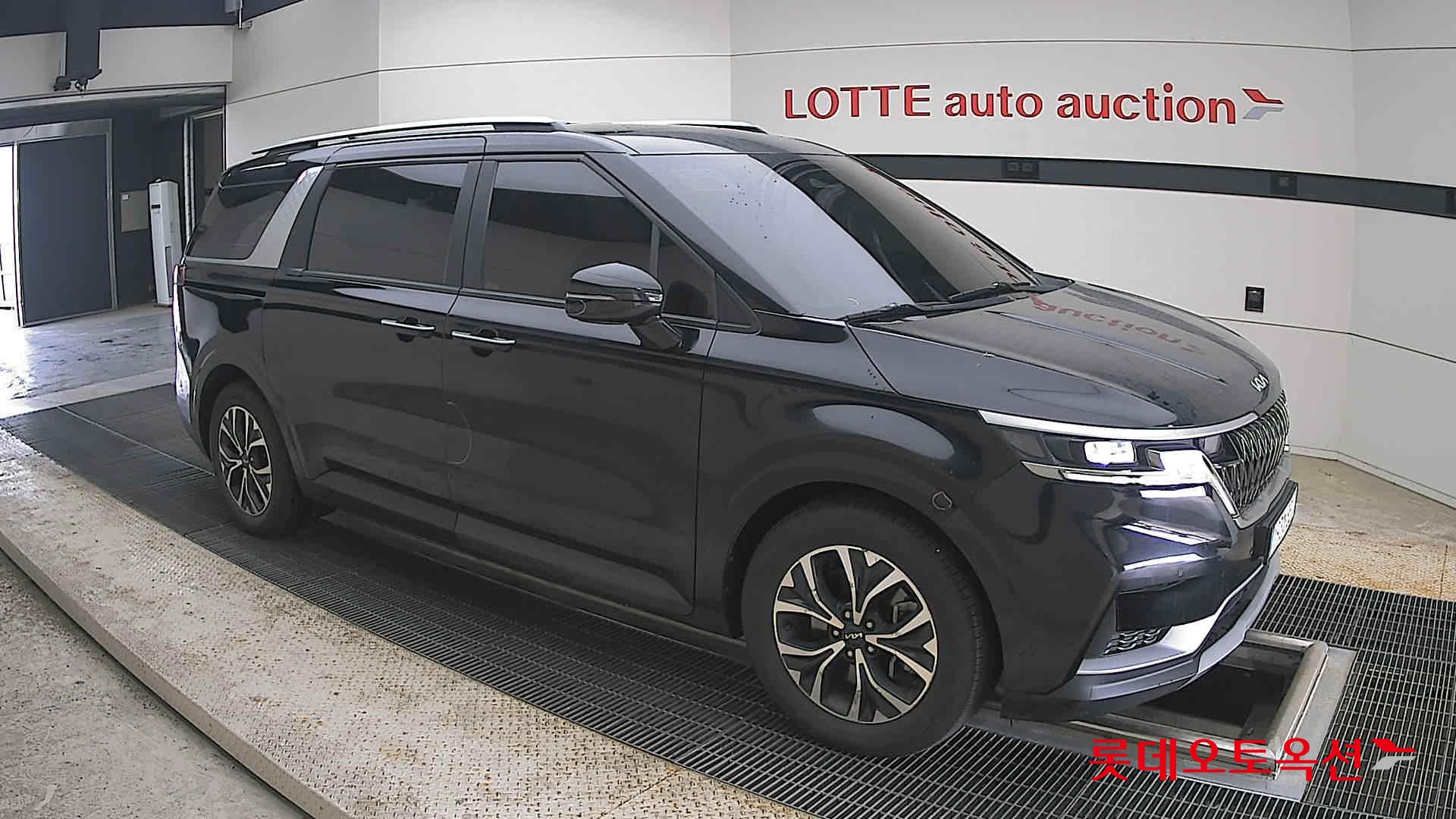 2022 - kia carnival