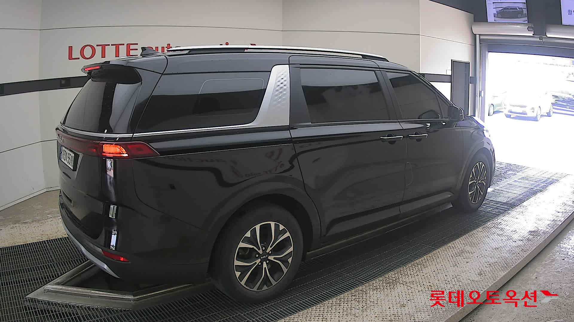 2022 - kia carnival