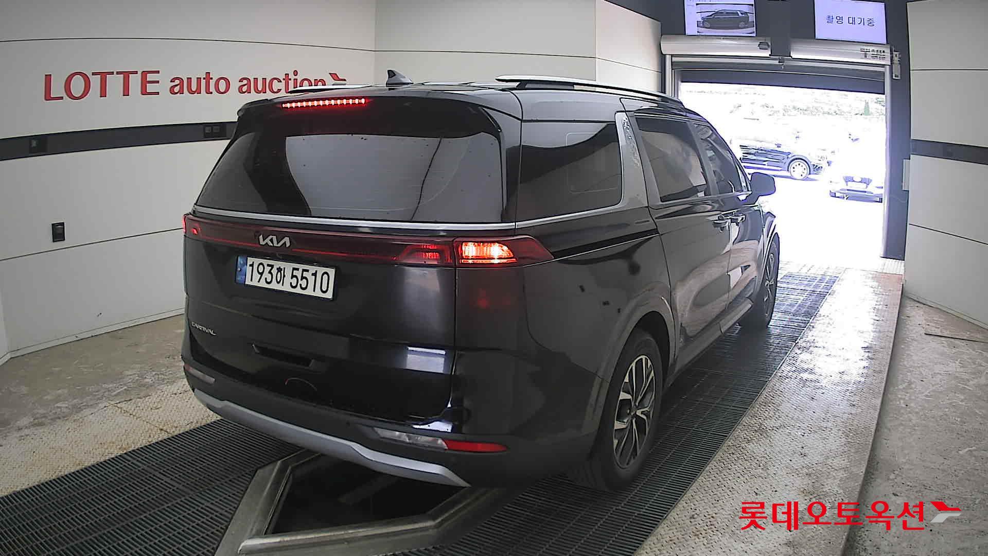 2022 - kia carnival