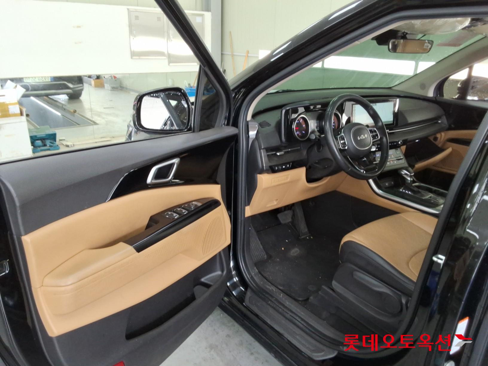 2022 - kia carnival