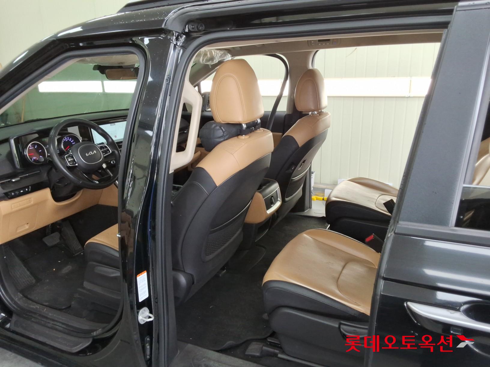2022 - kia carnival
