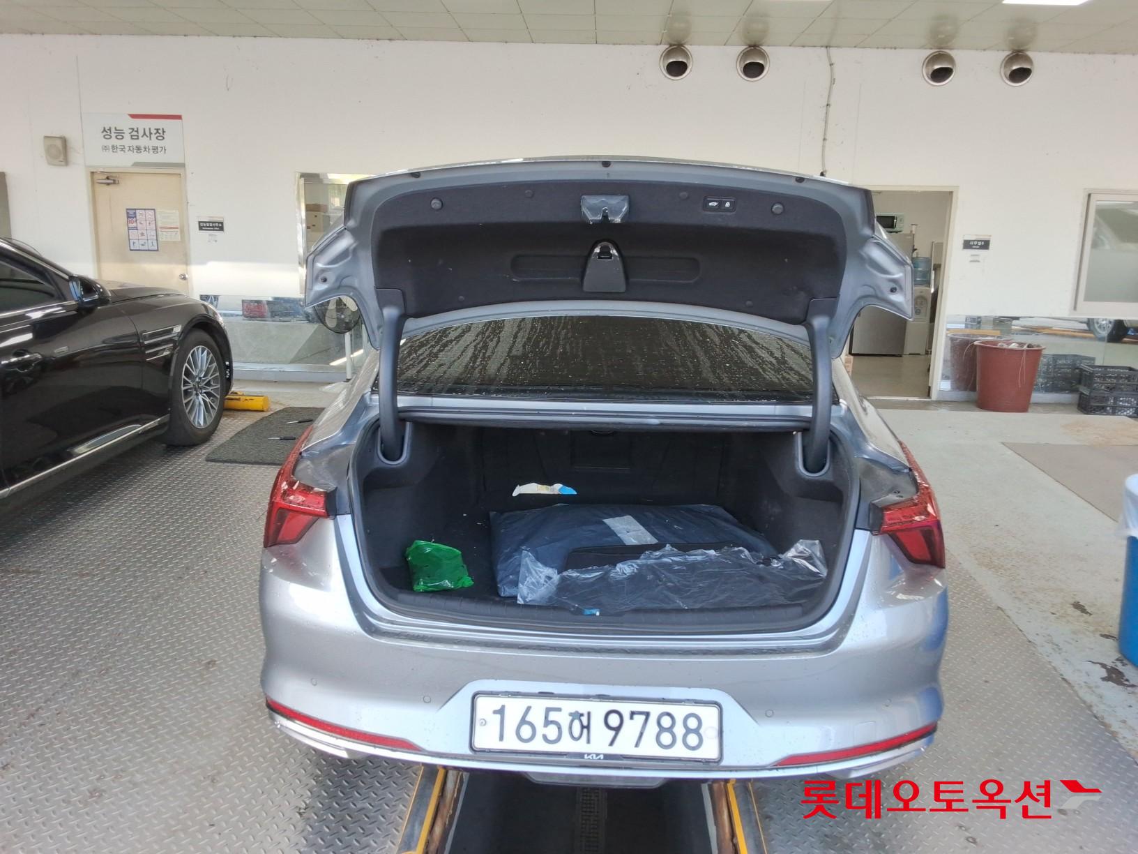 2022 - kia k8