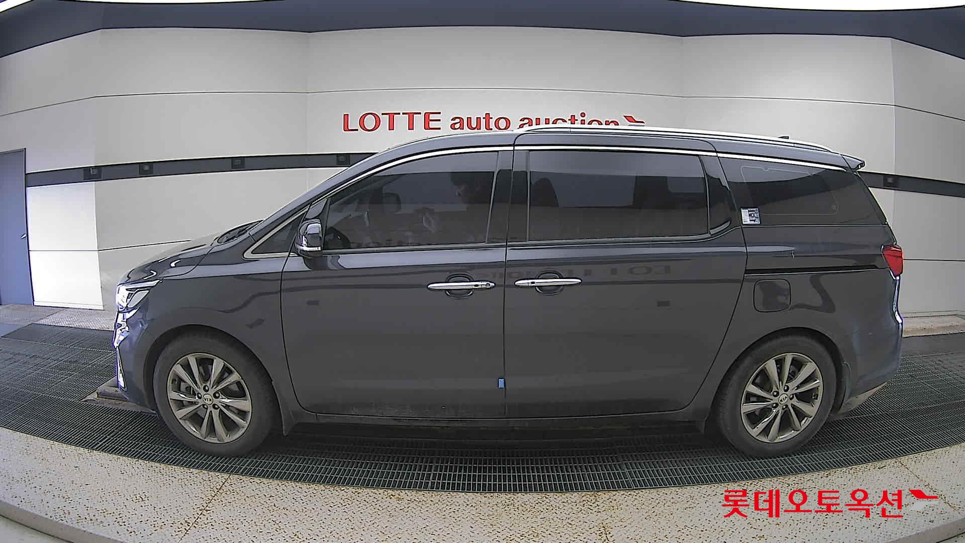 Kia Carnival id 3633616 из Кореи 7