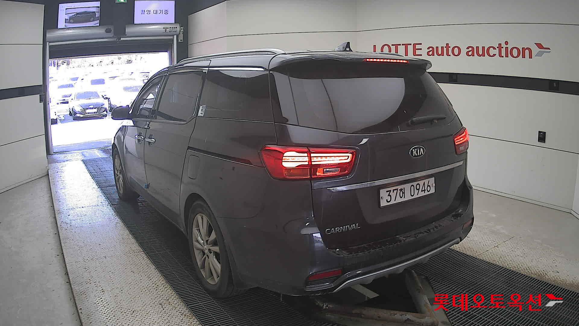 Kia Carnival id 3633616 из Кореи 9