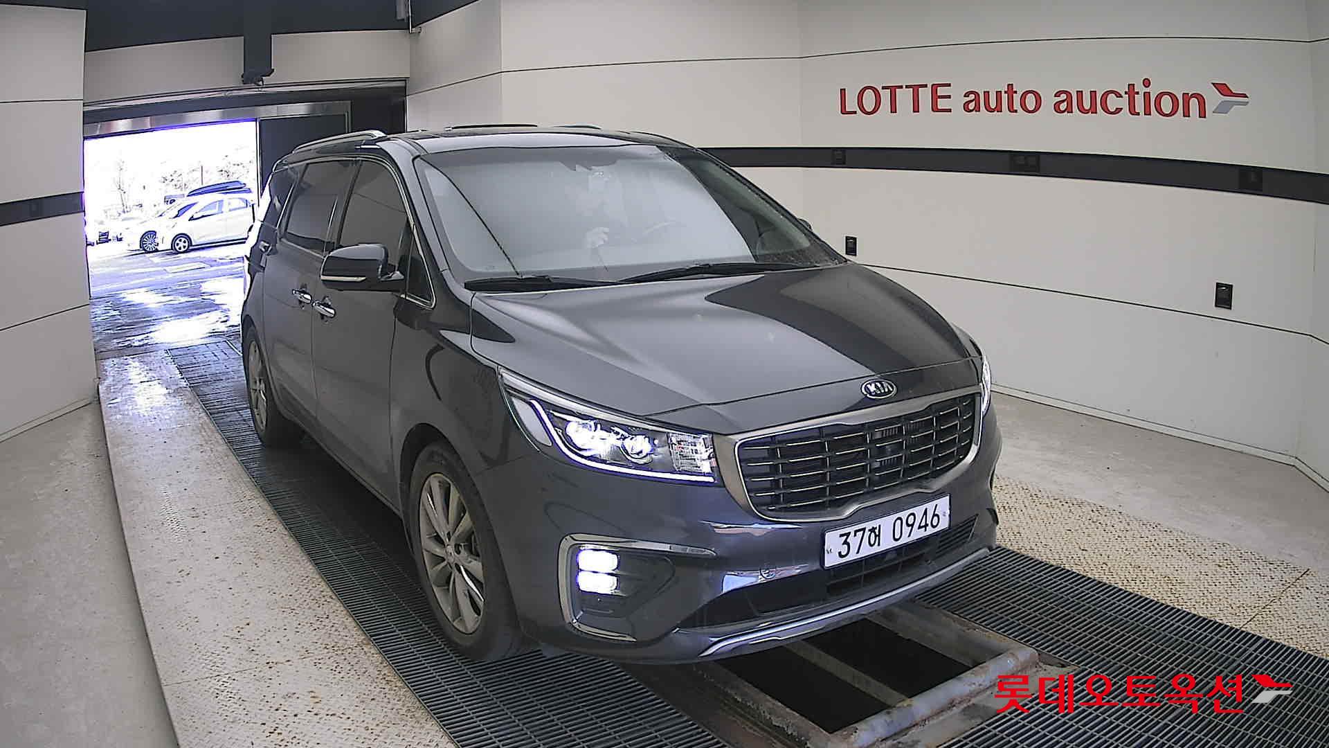 Kia Carnival id 3633616 из Кореи 15