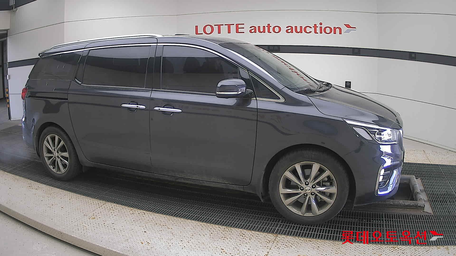 Kia Carnival id 3633616 из Кореи 17