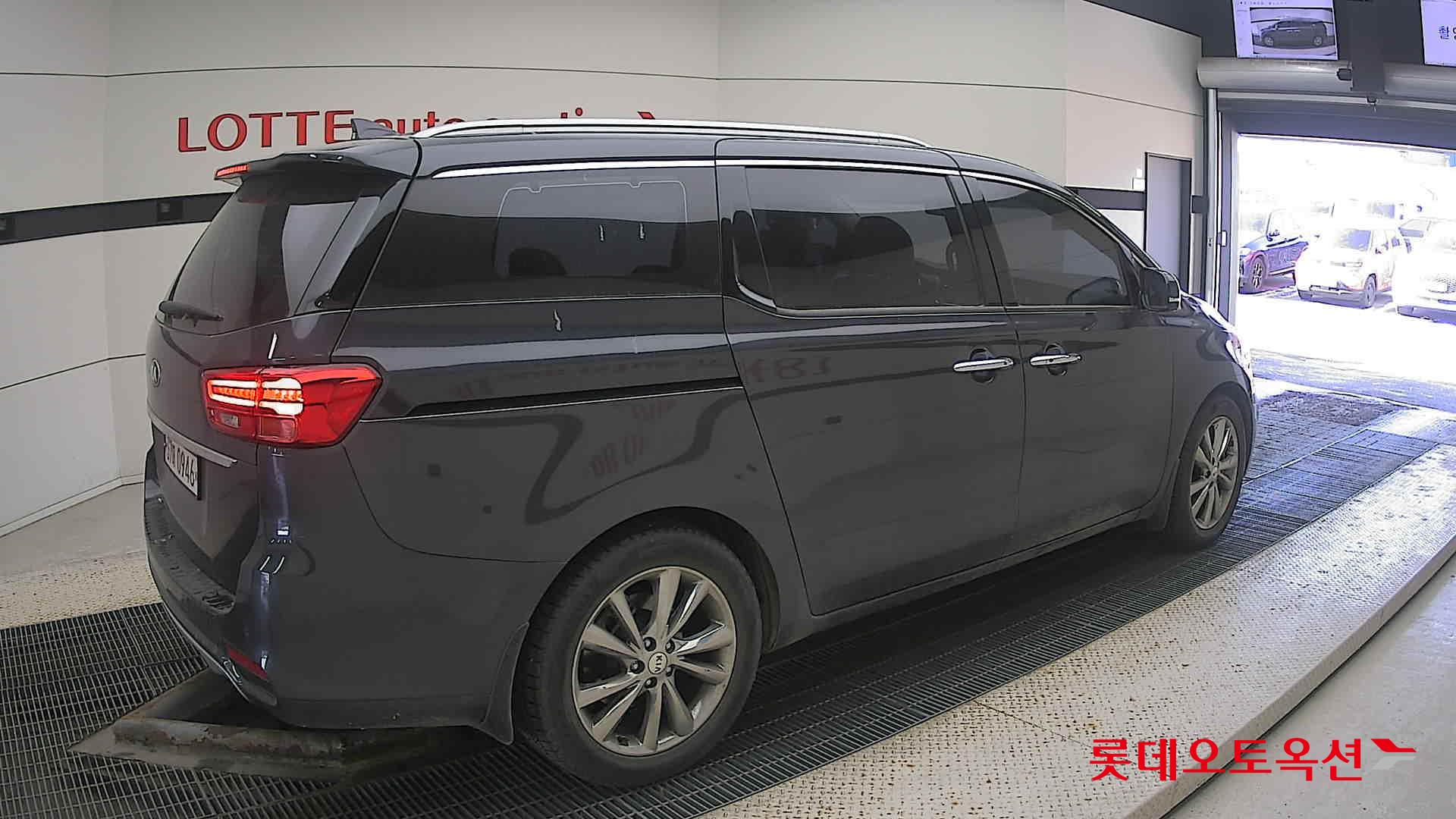 Kia Carnival id 3633616 из Кореи 19