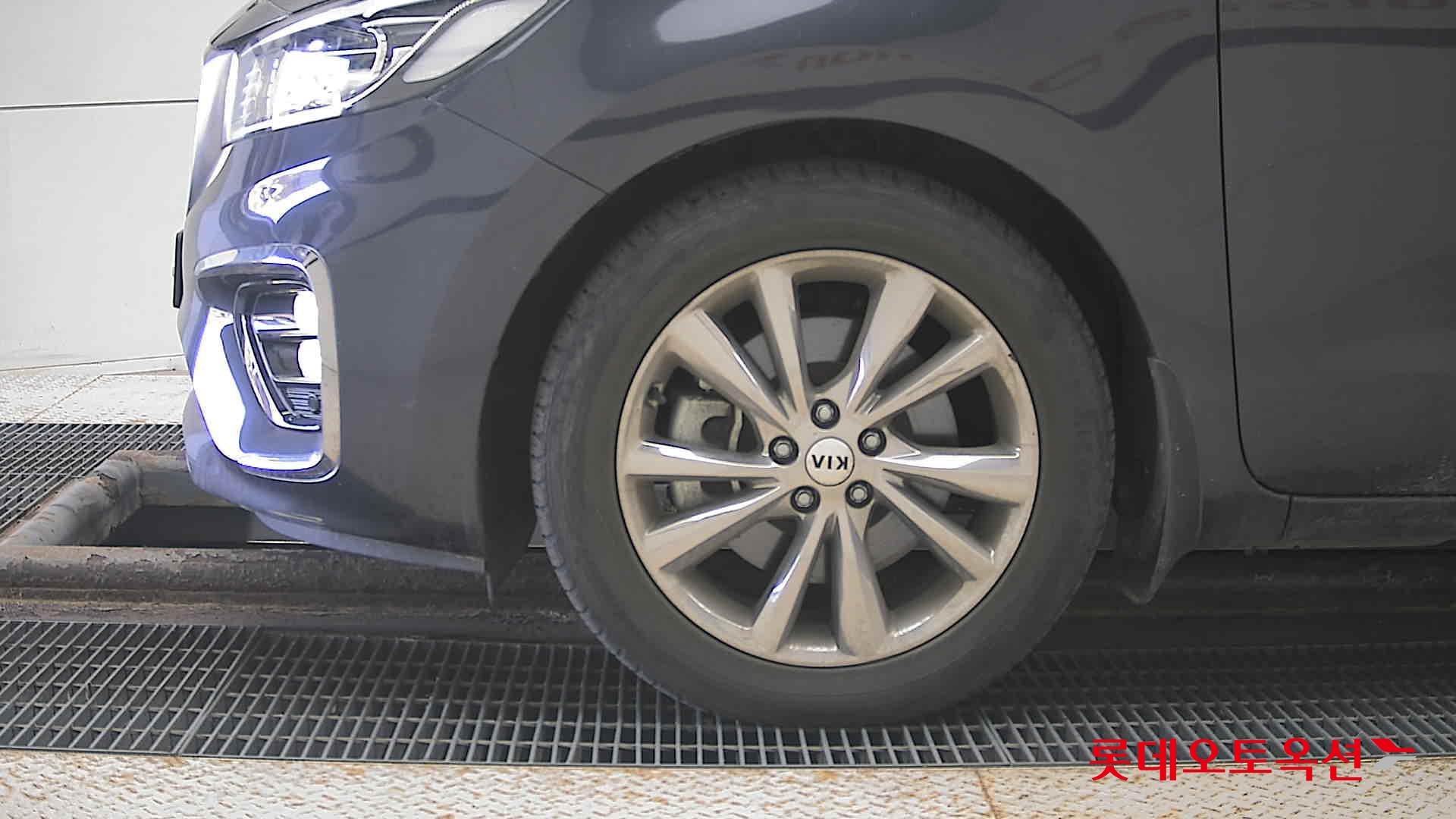 Kia Carnival id 3633616 из Кореи 21