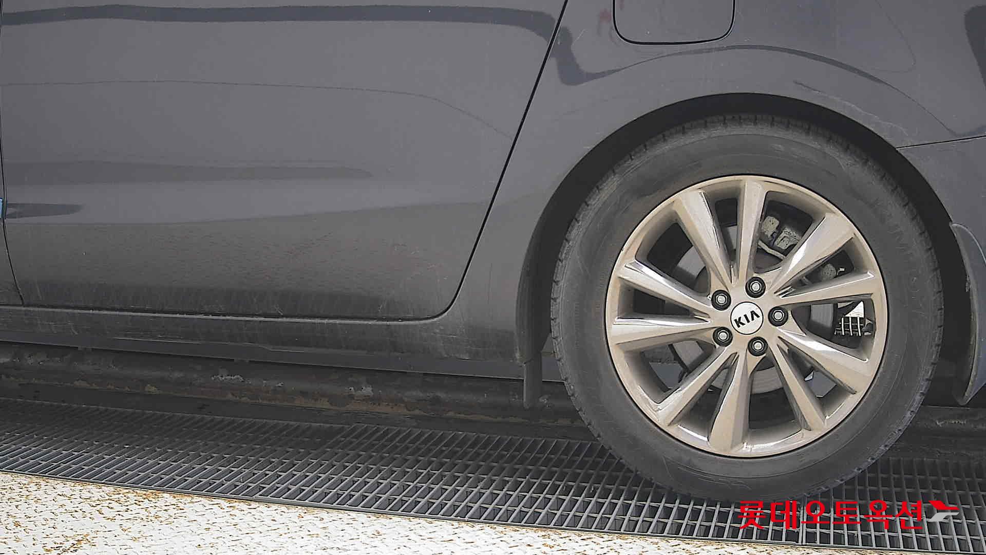 Kia Carnival id 3633616 из Кореи 22