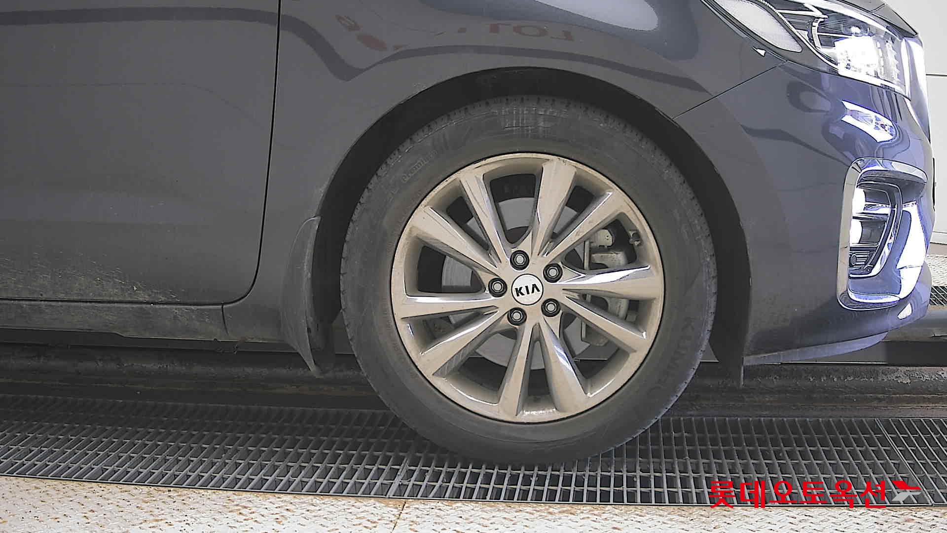 Kia Carnival id 3633616 из Кореи 23