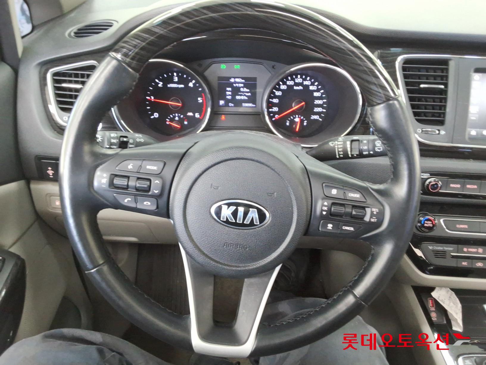 Kia Carnival id 3633616 из Кореи 29