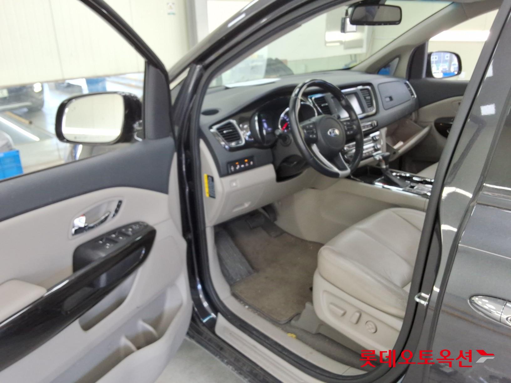 Kia Carnival id 3633616 из Кореи 35