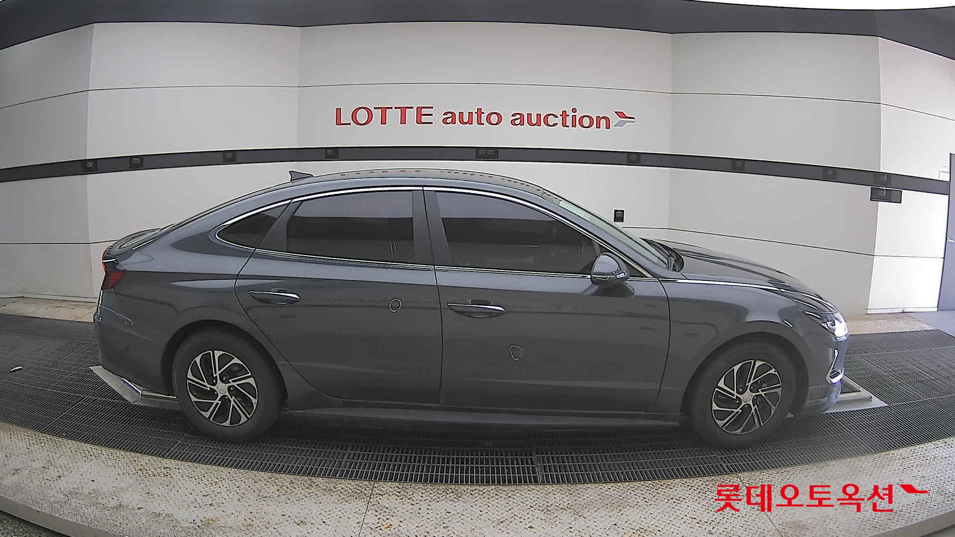 Hyundai Sonata - 21