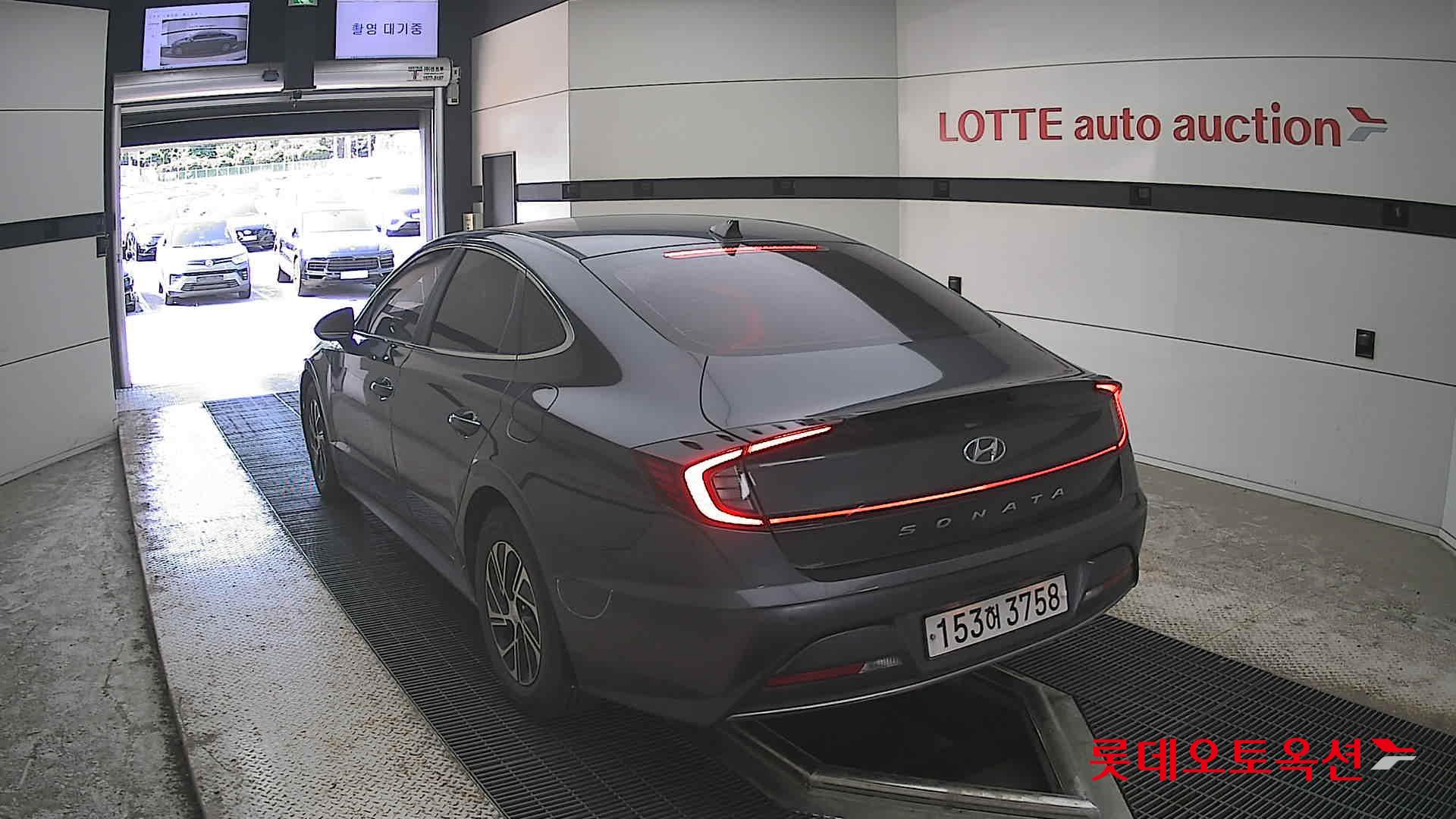 Hyundai Sonata - 16