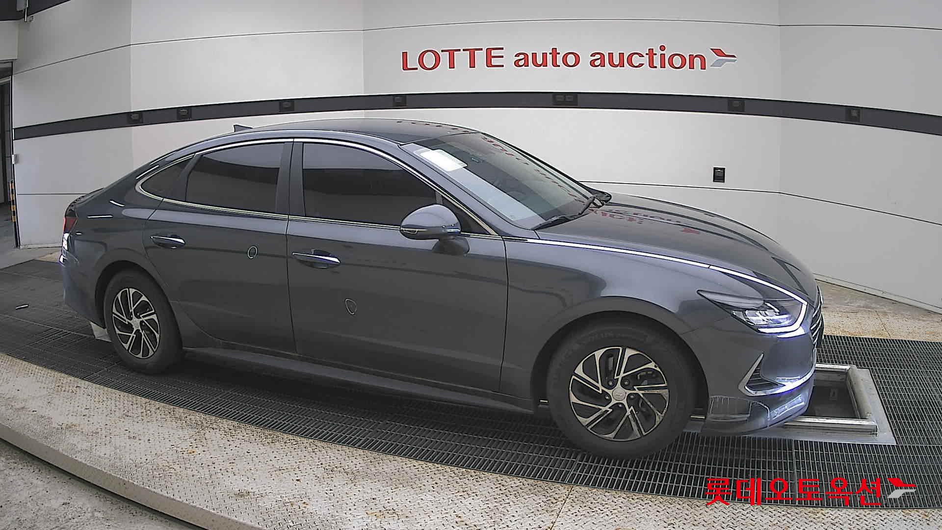 Hyundai Sonata - 22