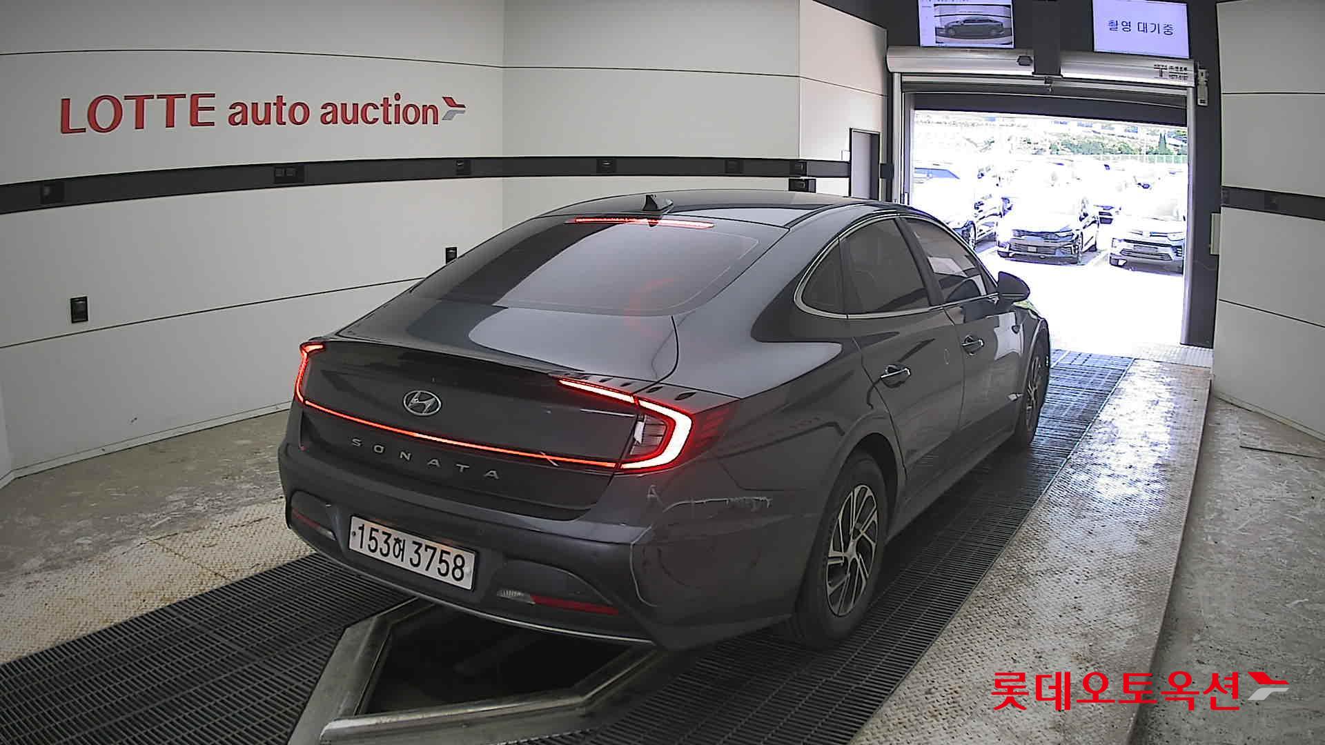 Hyundai Sonata - 18