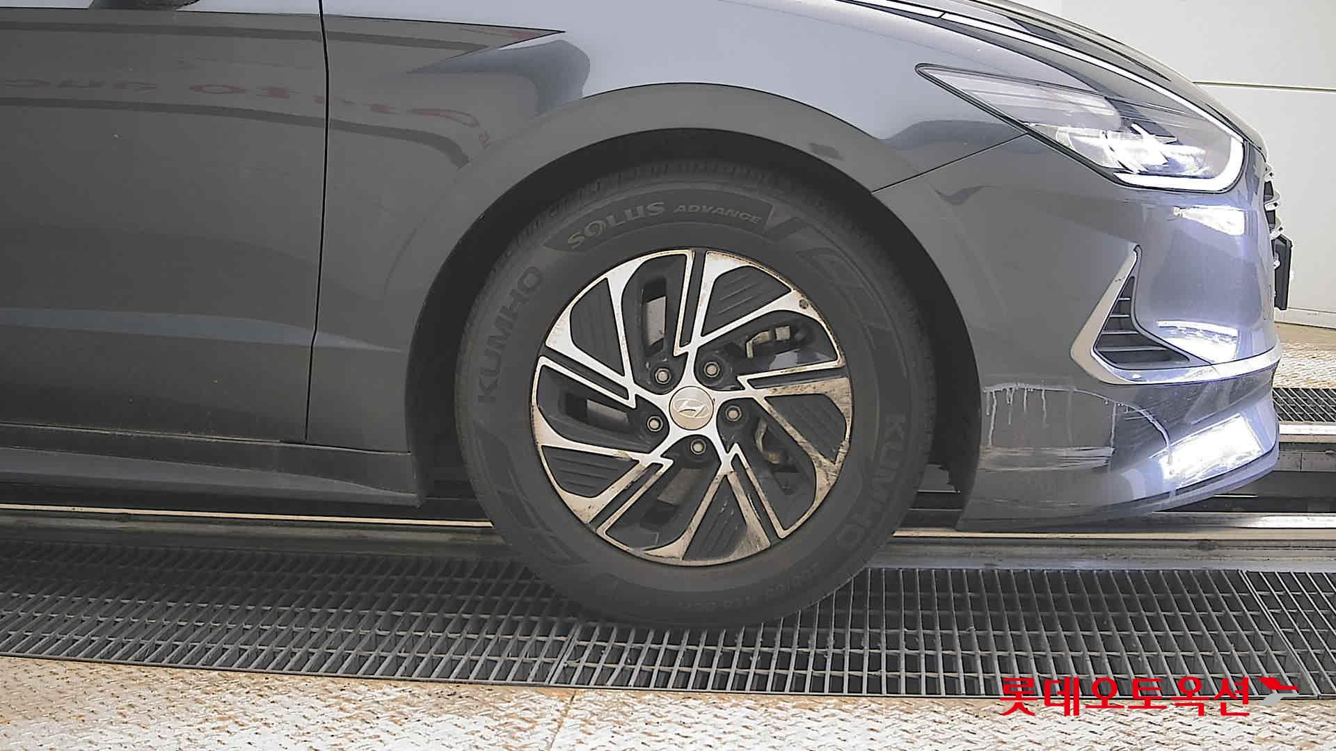 Hyundai Sonata - 27