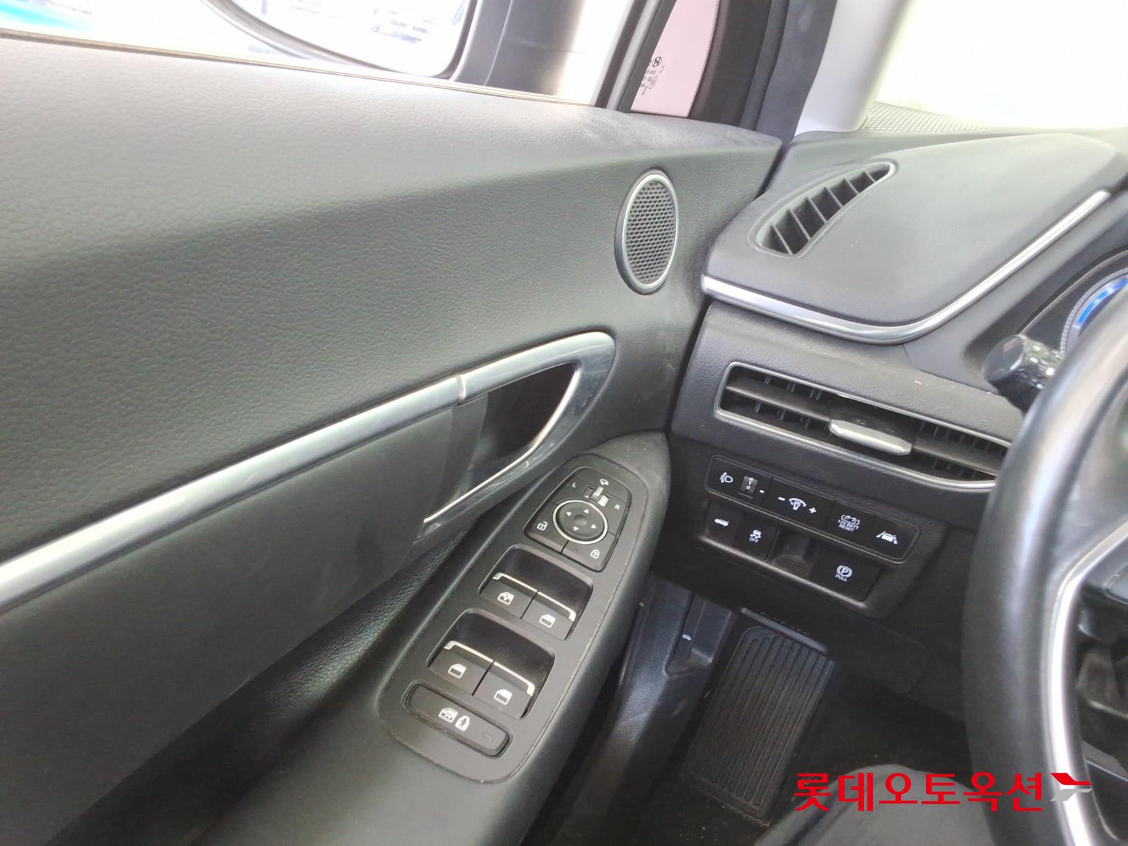 Hyundai Sonata - 29