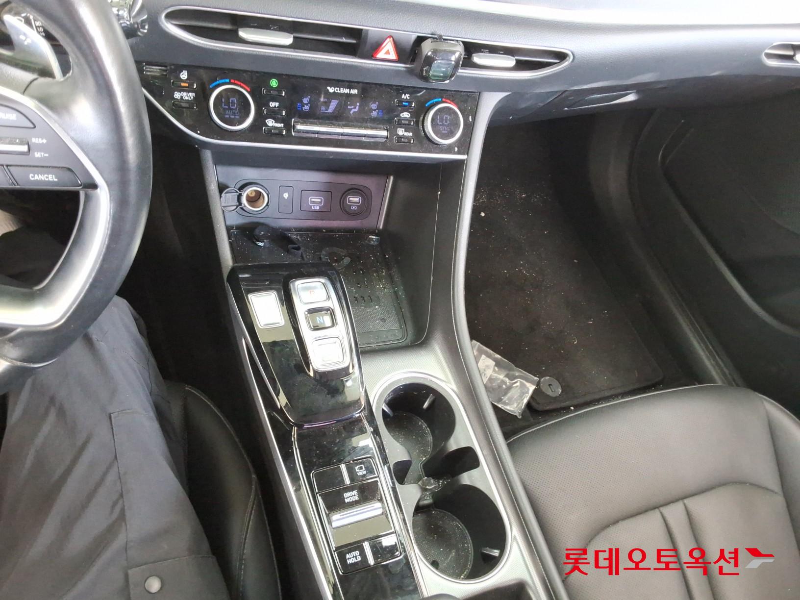 Hyundai Sonata - 34