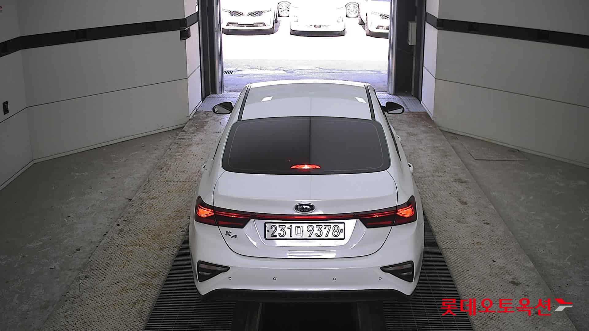 Kia K3 2021 Snow White Pearl из Кореи, фото 5