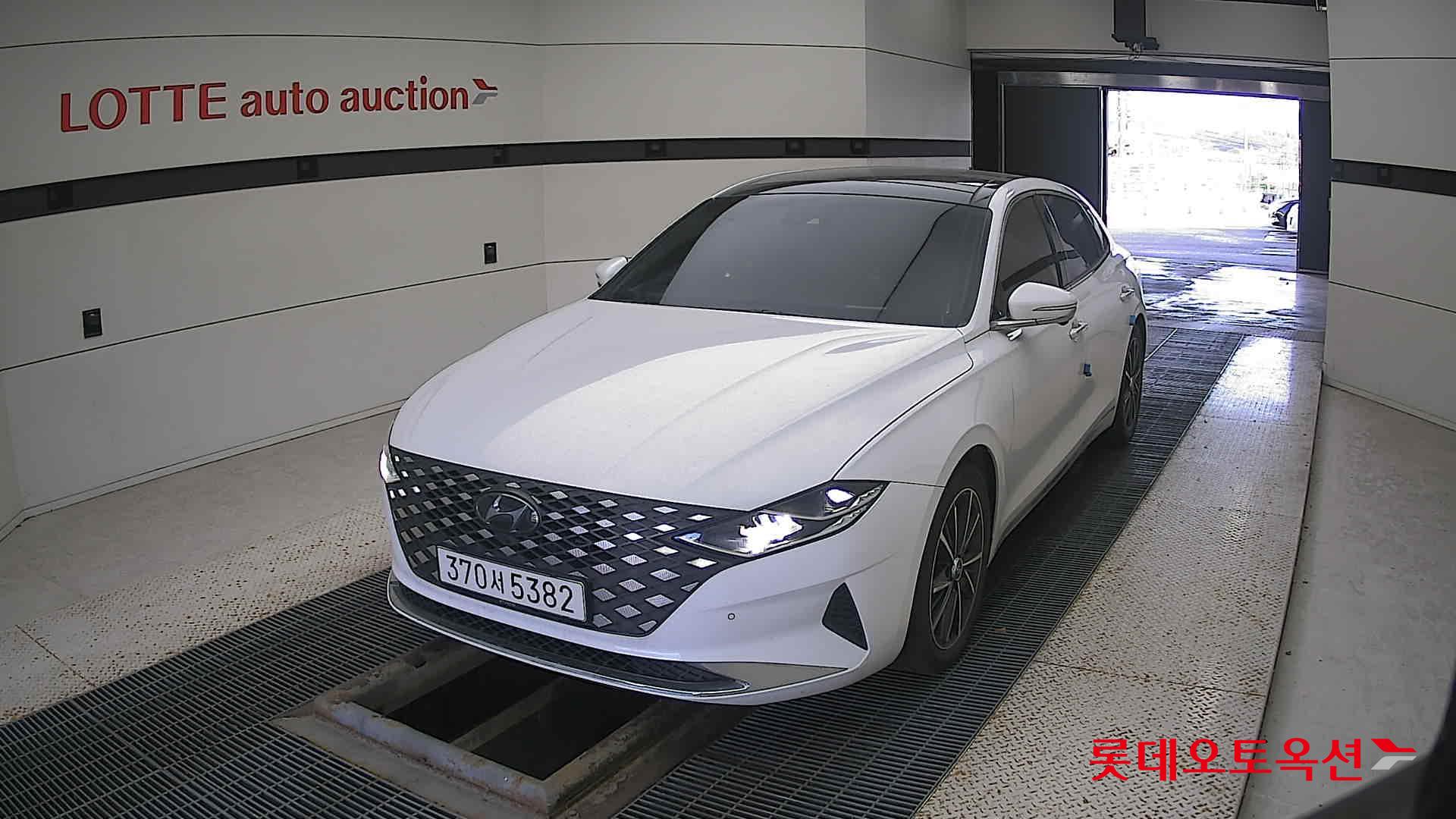 Hyundai Grandeur 2022 Белый из Кореи