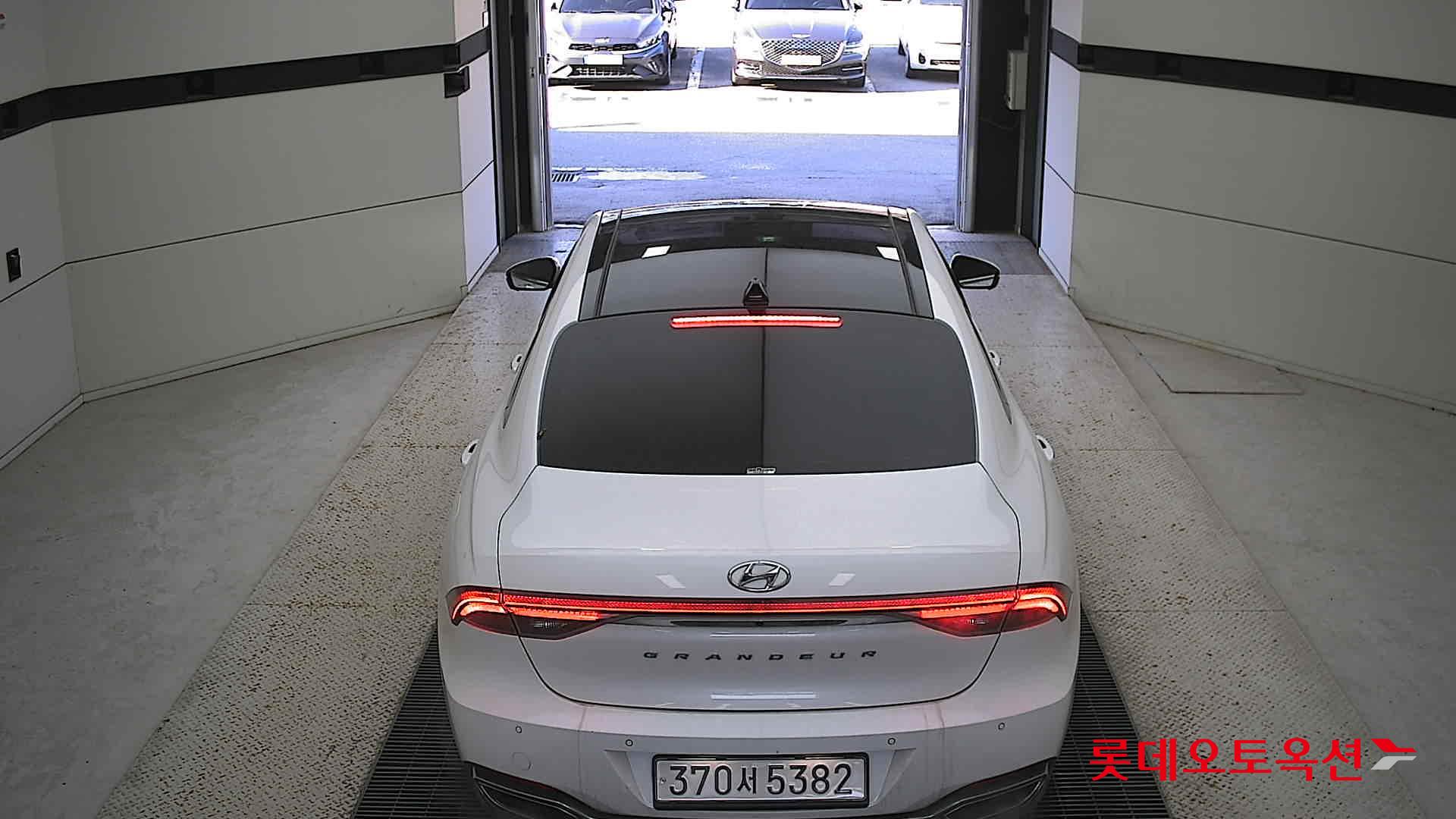 Hyundai Grandeur 2022 Белый из Кореи, фото 5