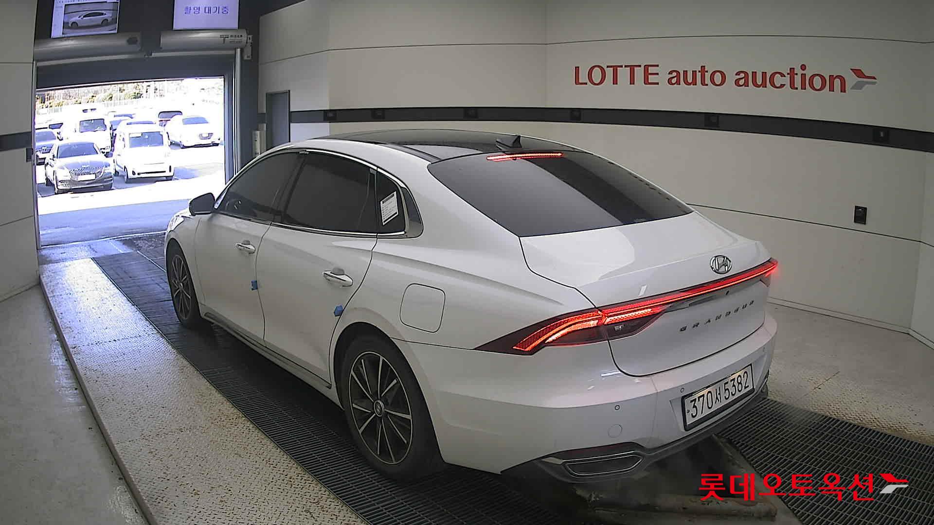 Hyundai Grandeur 2022 Белый из Кореи, фото 6