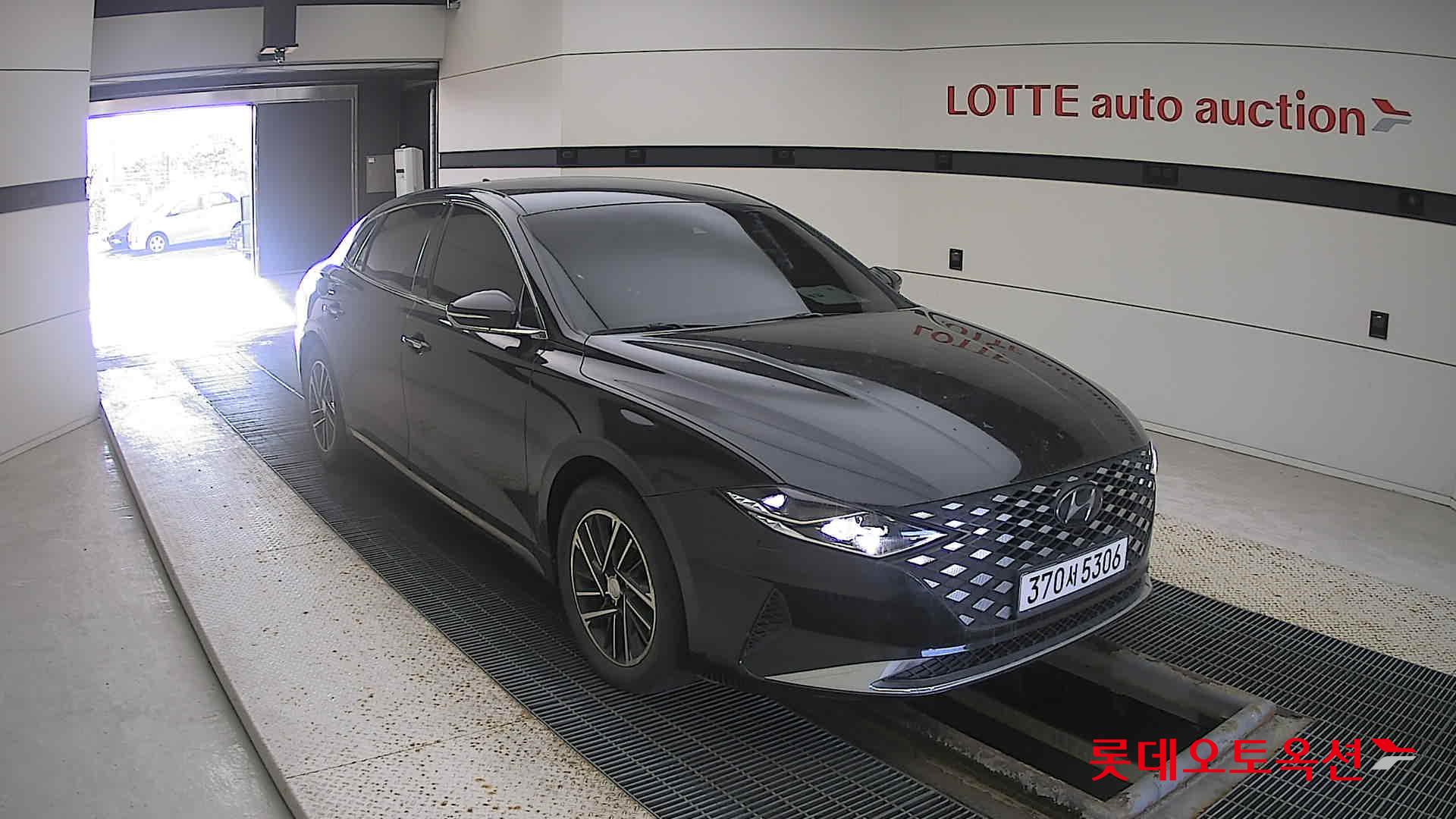 Hyundai Grandeur 2022 Черный из Кореи, фото 2