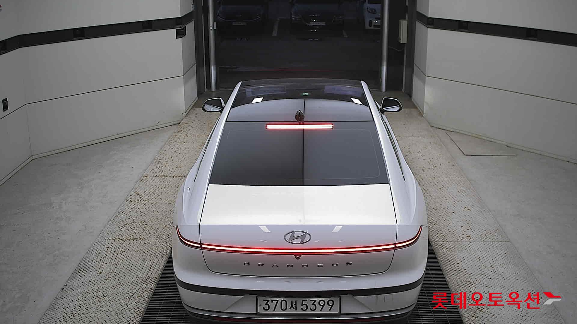 Hyundai Grandeur Hybrid 2023 Белый из Кореи, фото 5