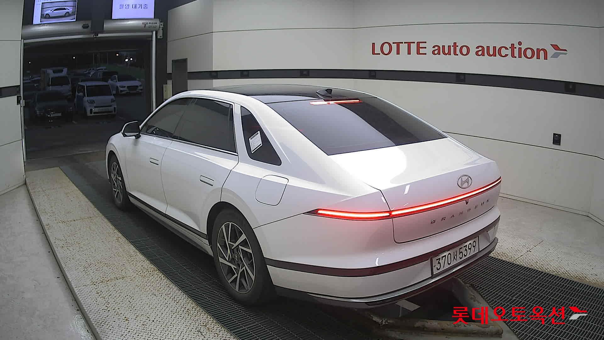 Hyundai Grandeur Hybrid 2023 Белый из Кореи, фото 6