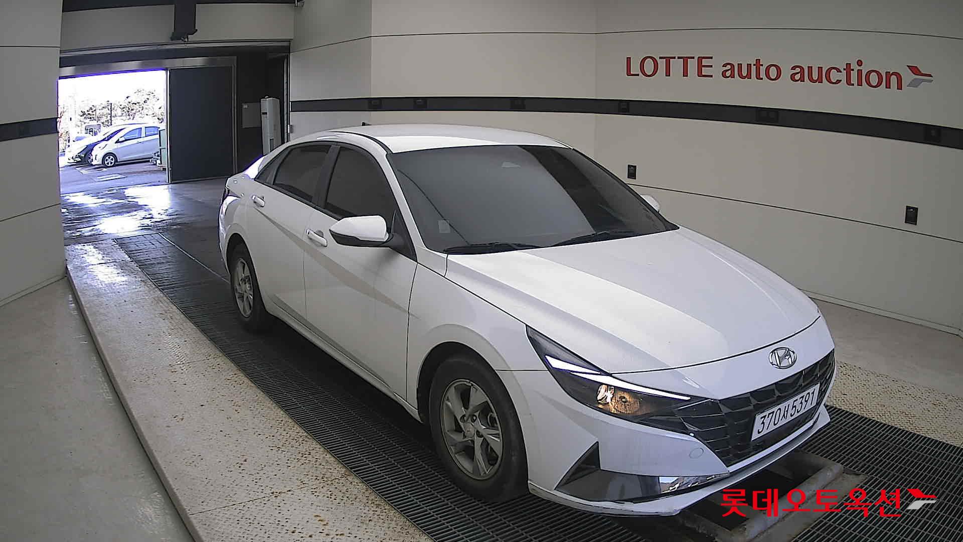 Hyundai Avante 2021 Белый из Кореи, фото 2