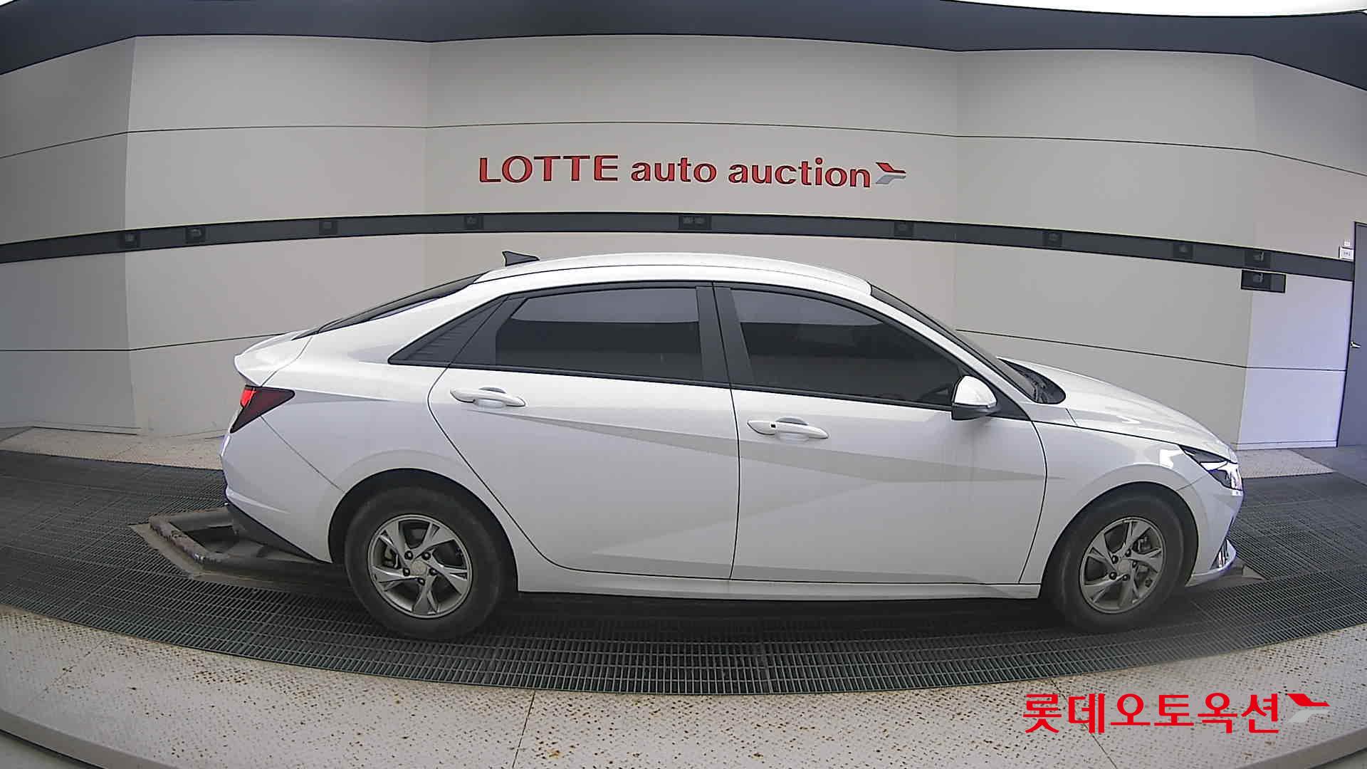 Hyundai Avante 2021 Белый из Кореи, фото 3